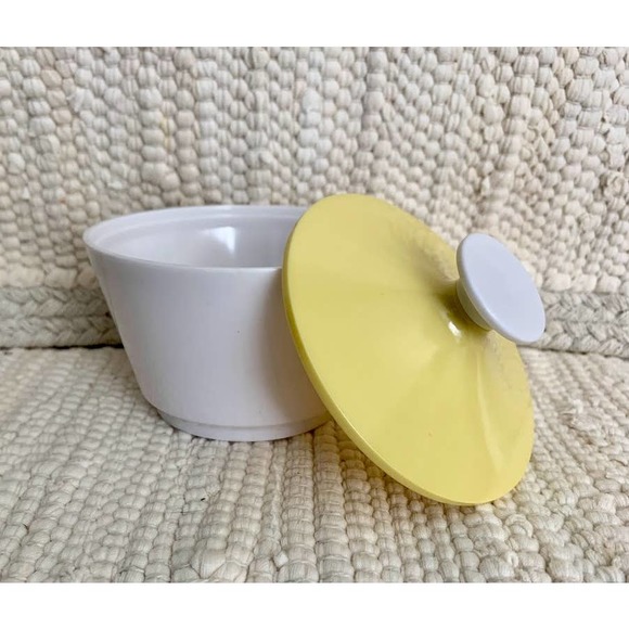 Vintage melamine sugar bowl pale yellow and white dish - Picture 4 of 10